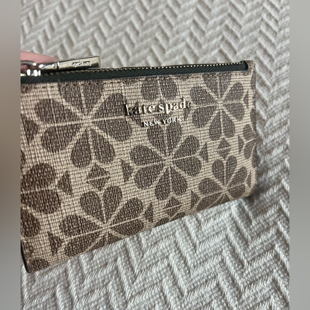 Kate Spade Snap Wallet - Picture 2 of 13